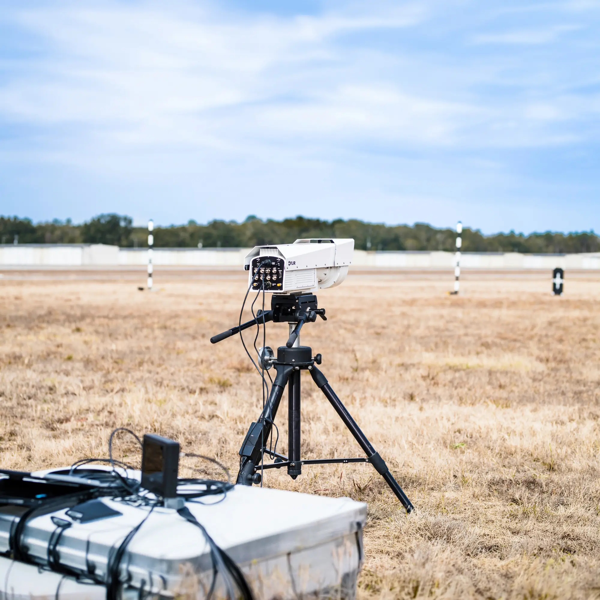 FLIR R8500